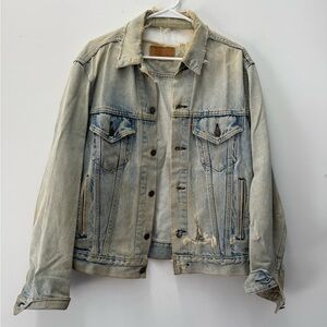 True vintage Levi’s  Distressed Denim jacket light wash